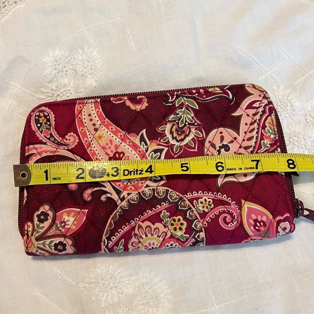 Vera Bradley Paisley Print Quilted Wallet Maroon Burgundy 8 x 5” Zip closure - Picture 5 of 9
